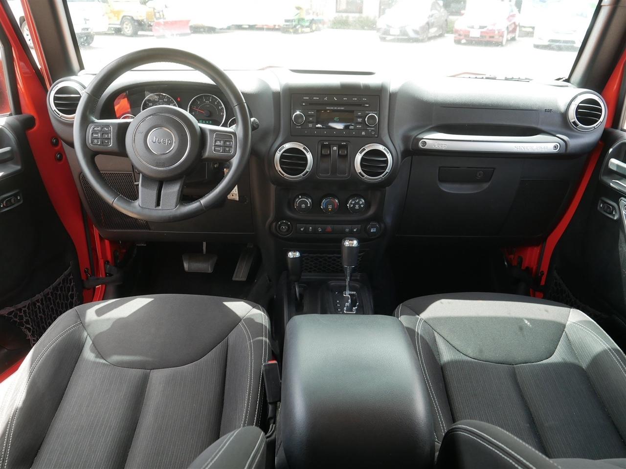Jeep Wrangler Sahara 4WD 2015