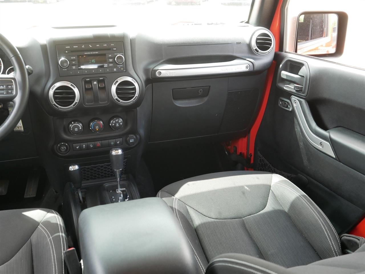 Jeep Wrangler Sahara 4WD 2015