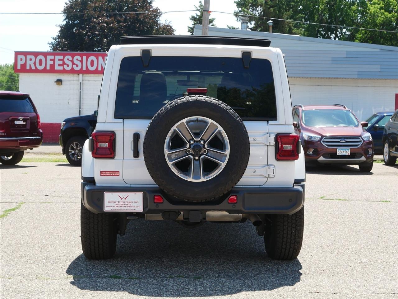 Jeep Wrangler Unlimited Sahara 4D SUV 4WD 2020