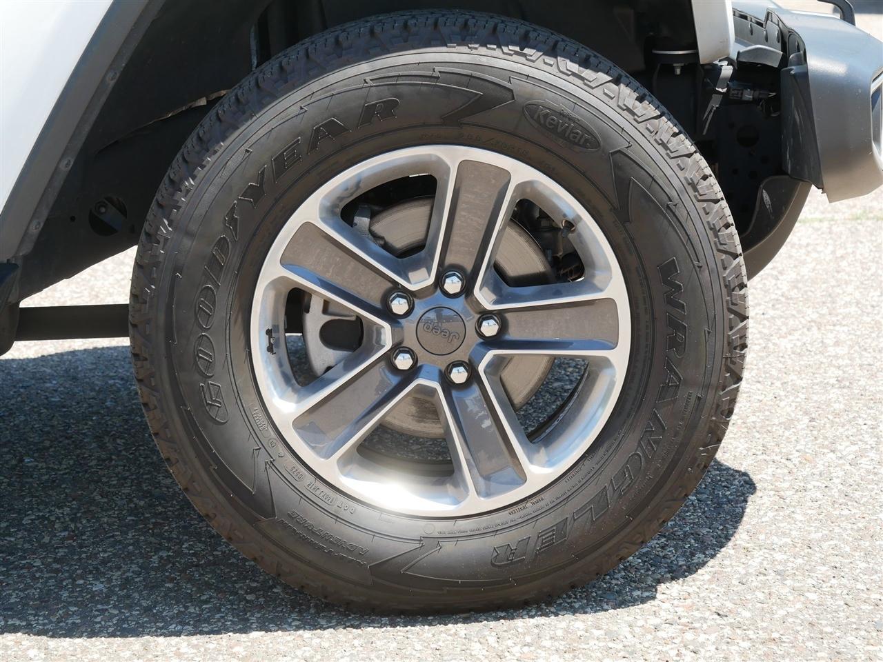 Jeep Wrangler Unlimited Sahara 4D SUV 4WD 2020