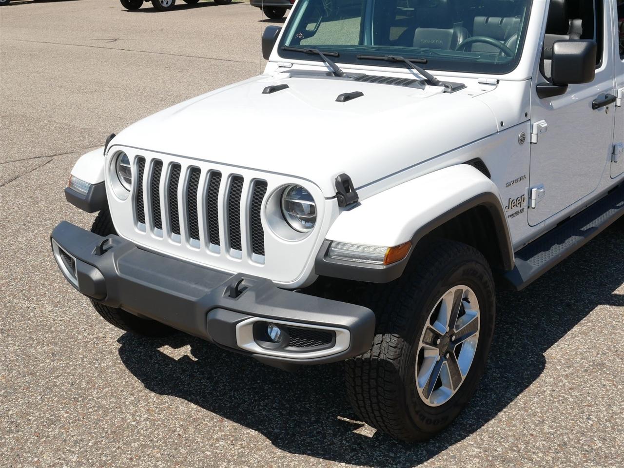 Jeep Wrangler Unlimited Sahara 4D SUV 4WD 2020