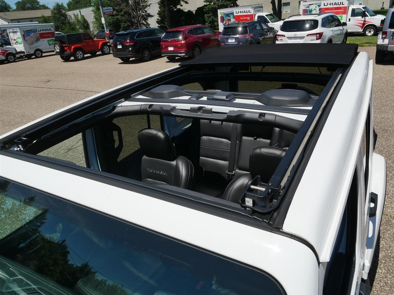 Jeep Wrangler Unlimited Sahara 4D SUV 4WD 2020