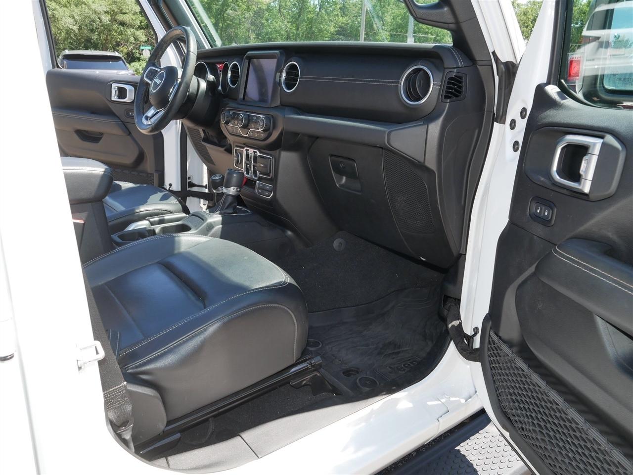 Jeep Wrangler Unlimited Sahara 4D SUV 4WD 2020