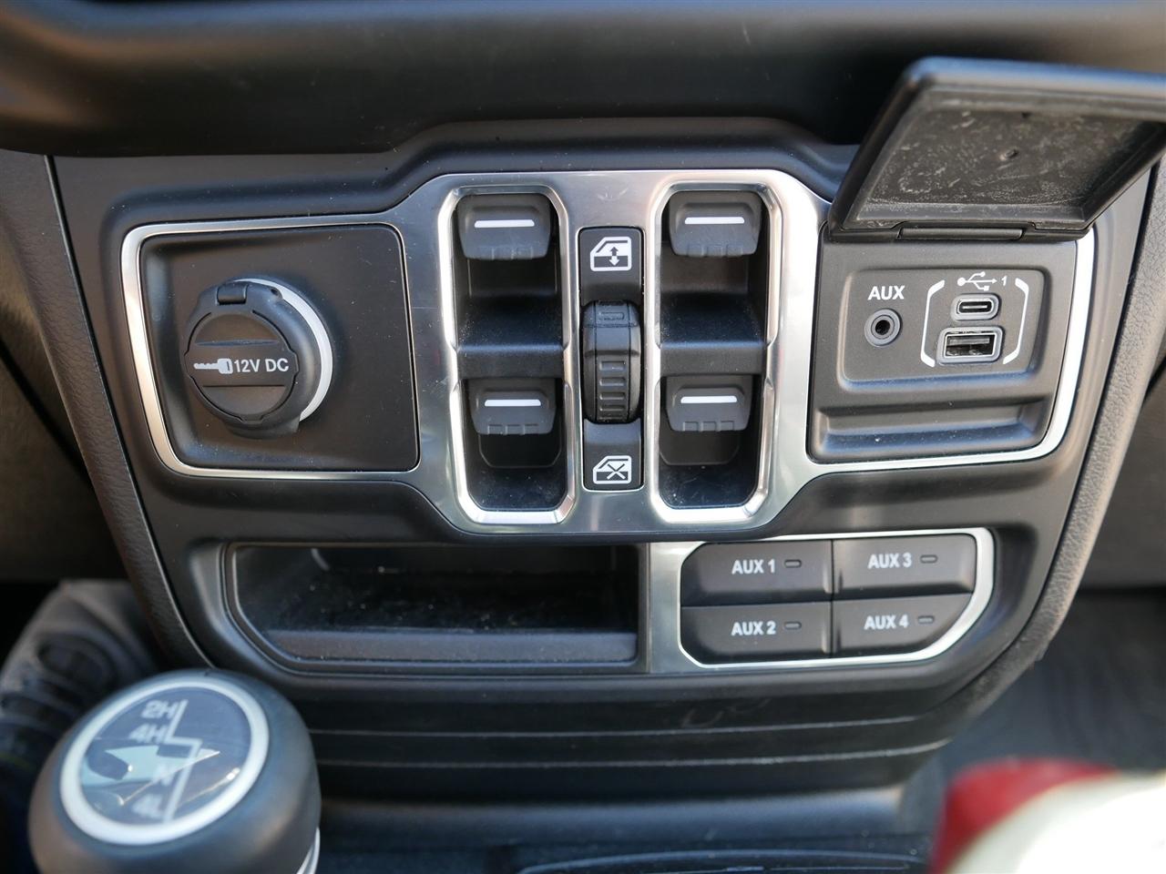 Jeep Wrangler Unlimited Sahara 4D SUV 4WD 2020