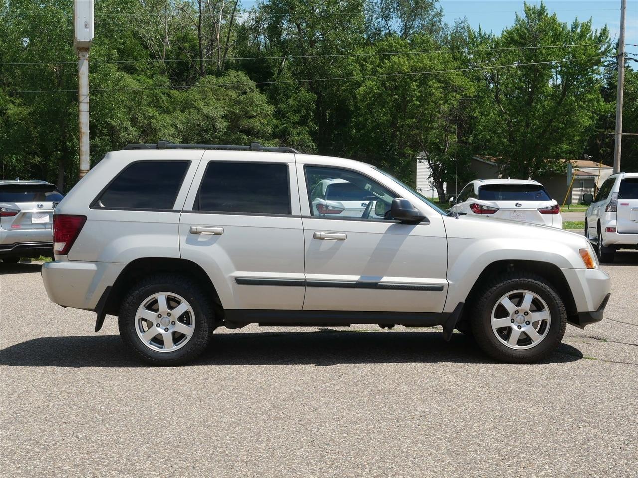 Jeep Grand Cherokee Laredo 4WD 2009
