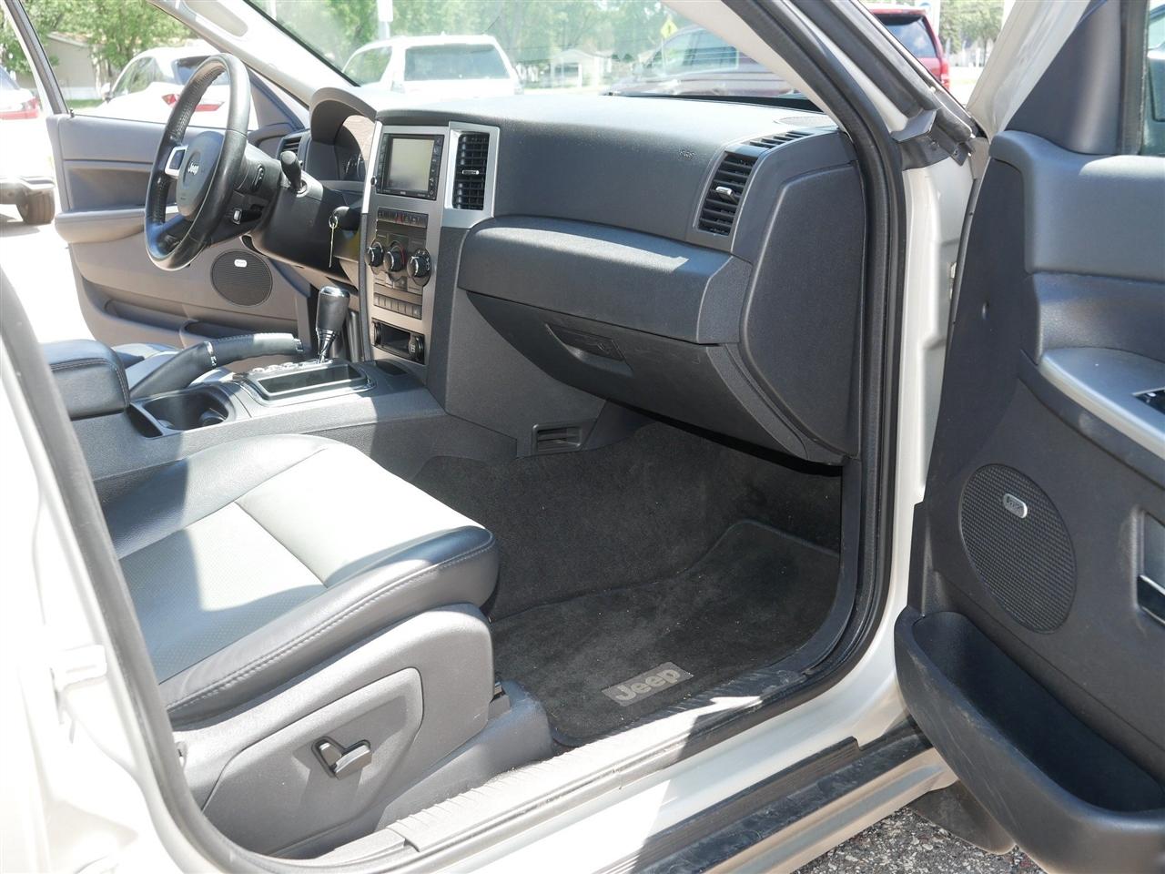 Jeep Grand Cherokee Laredo 4WD 2009