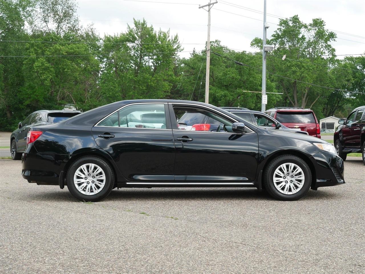 Toyota Camry 2014.5 4dr Sdn I4 Auto LE (Natl) 2014
