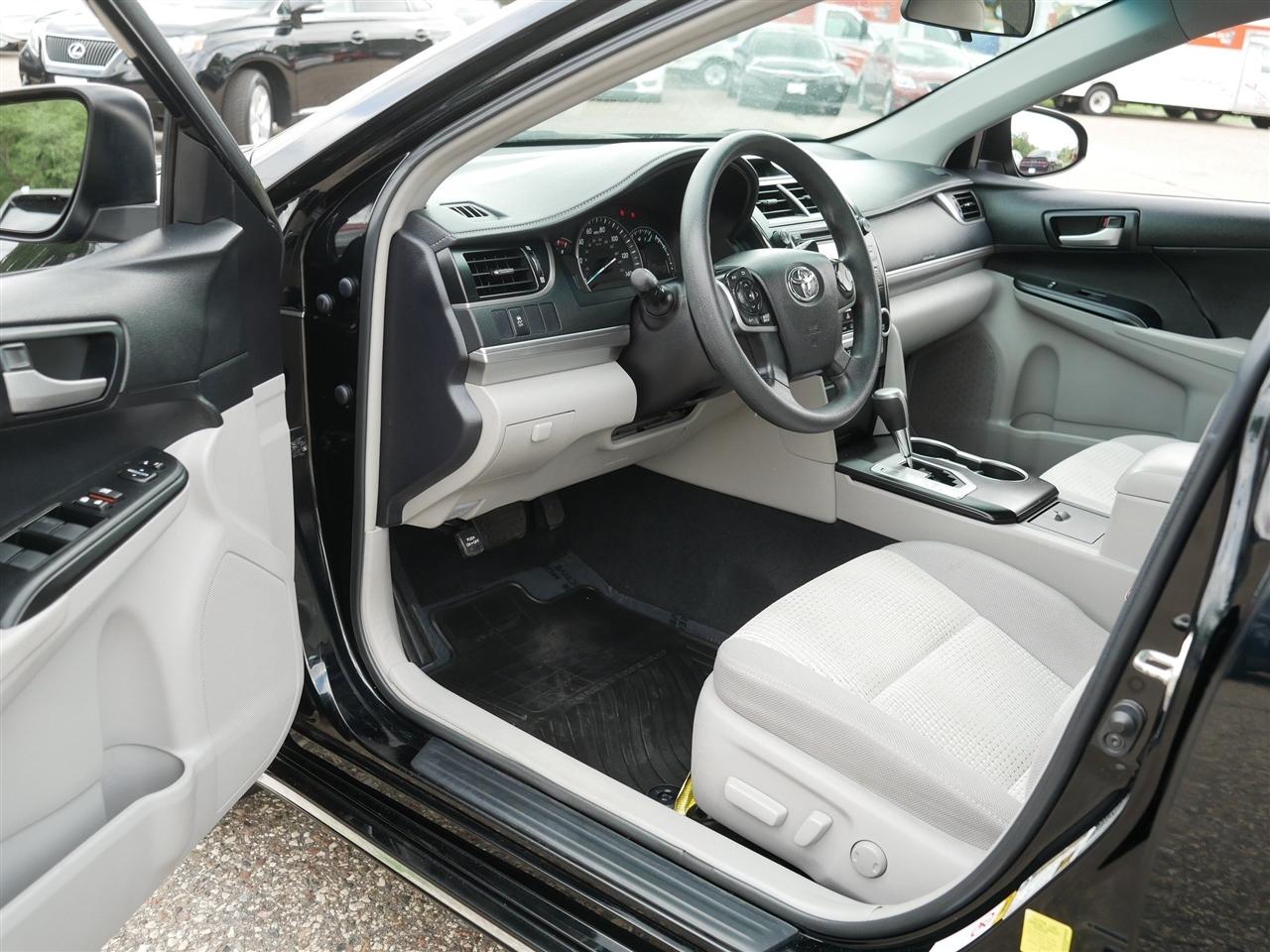 Toyota Camry 2014.5 4dr Sdn I4 Auto LE (Natl) 2014