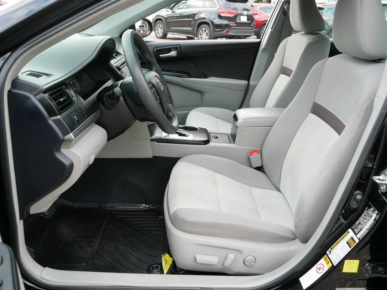 Toyota Camry 2014.5 4dr Sdn I4 Auto LE (Natl) 2014
