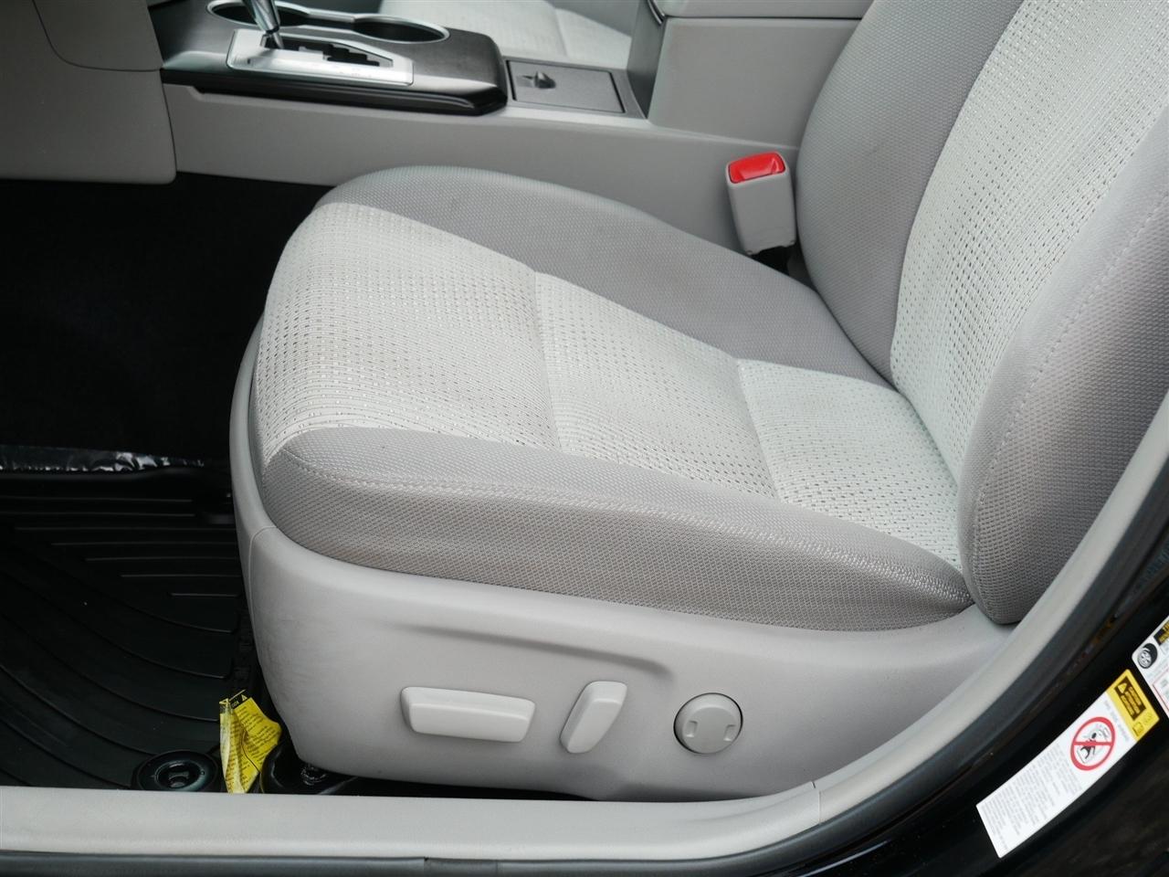 Toyota Camry 2014.5 4dr Sdn I4 Auto LE (Natl) 2014