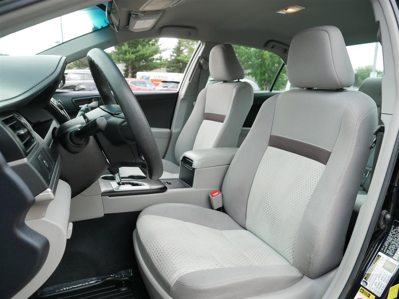 Toyota Camry 2014.5 4dr Sdn I4 Auto LE (Natl) 2014
