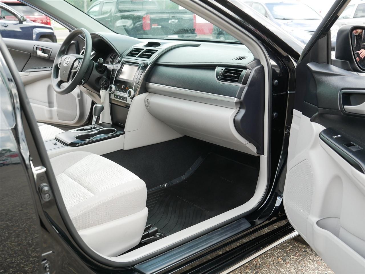Toyota Camry 2014.5 4dr Sdn I4 Auto LE (Natl) 2014