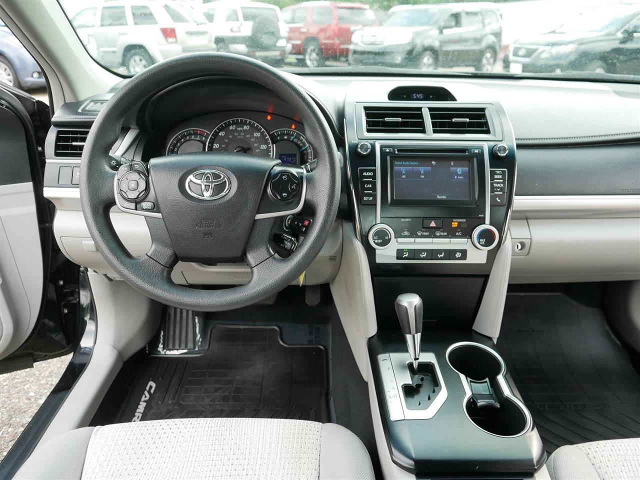 Toyota Camry 2014.5 4dr Sdn I4 Auto LE (Natl) 2014