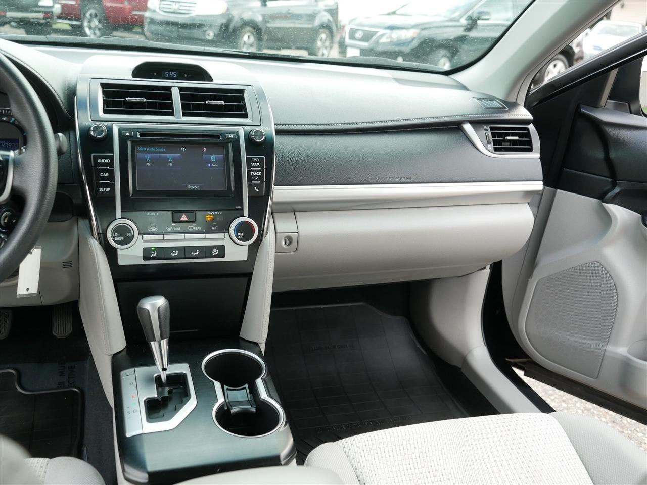 Toyota Camry 2014.5 4dr Sdn I4 Auto LE (Natl) 2014
