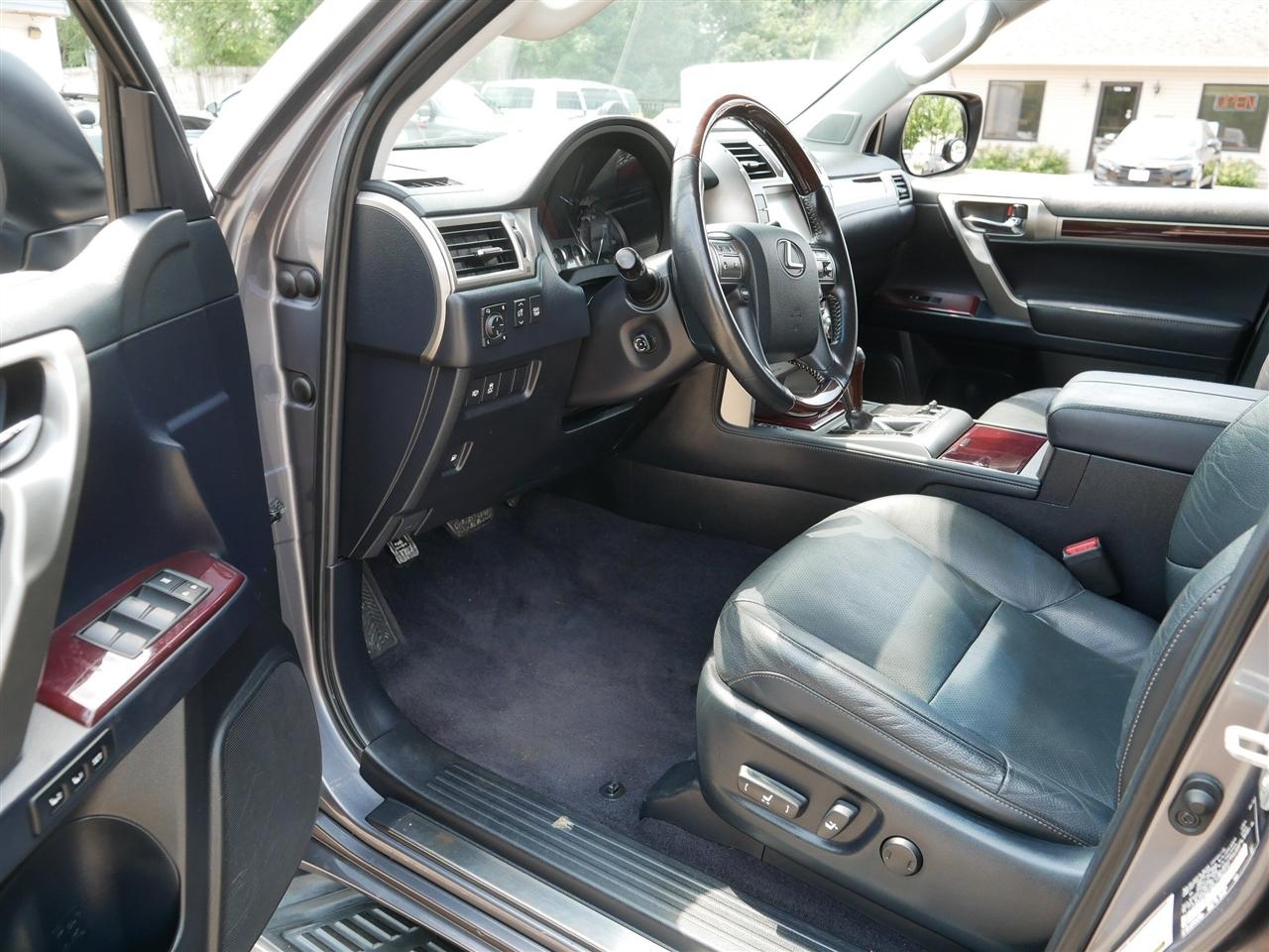 Lexus GX 460 Base 2019