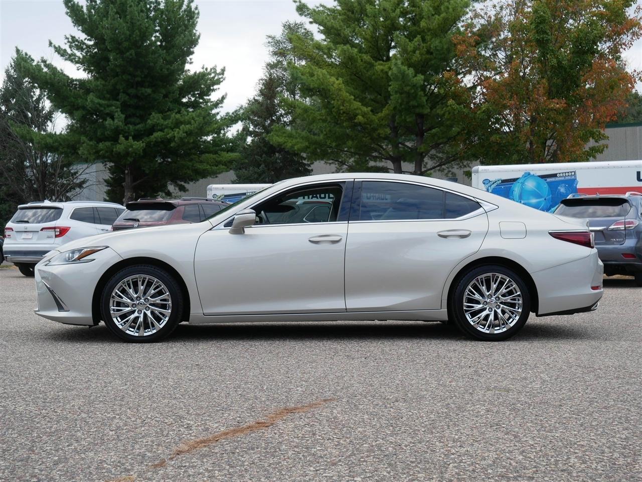 Lexus ES 350  2019