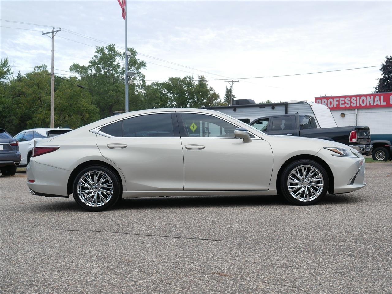 Lexus ES 350  2019