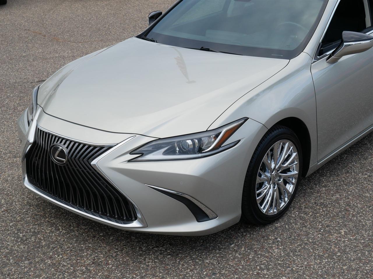 Lexus ES 350  2019