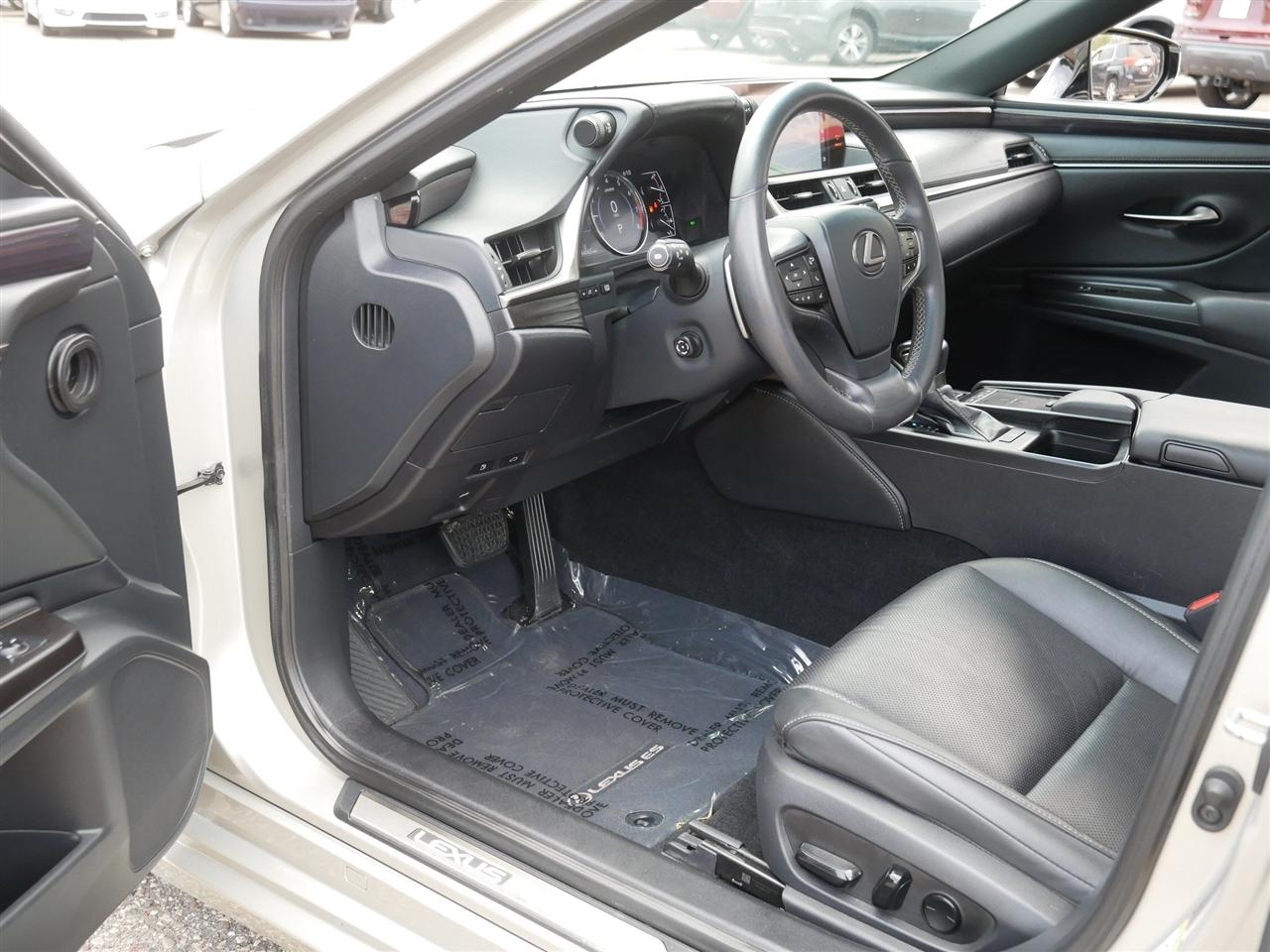 Lexus ES 350  2019