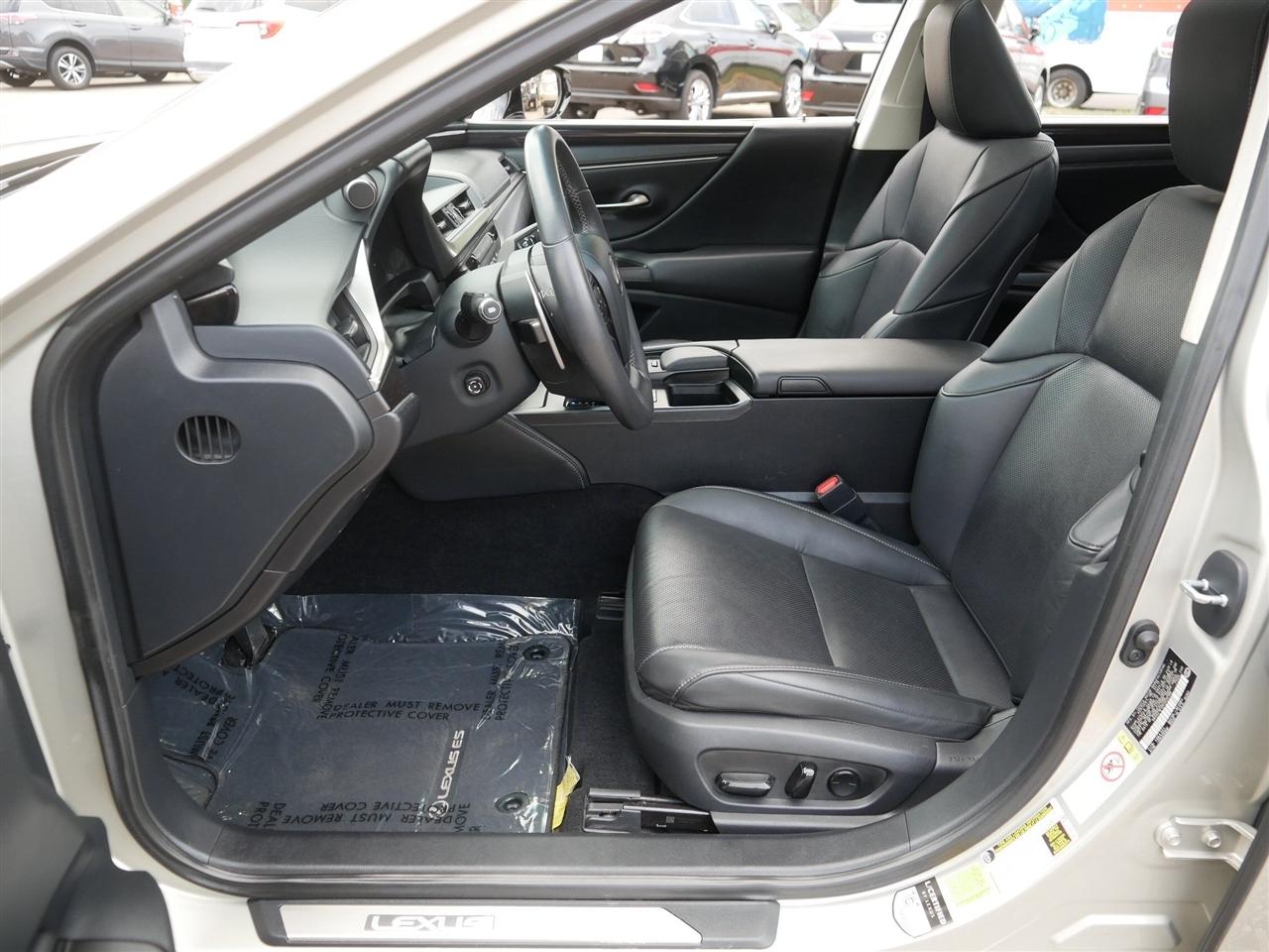 Lexus ES 350  2019