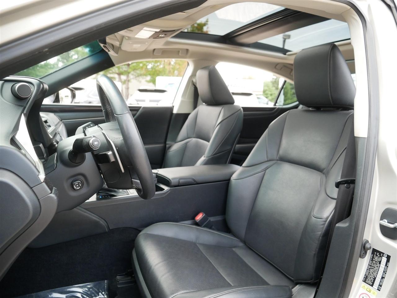 Lexus ES 350  2019