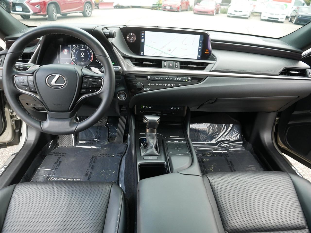 Lexus ES 350  2019