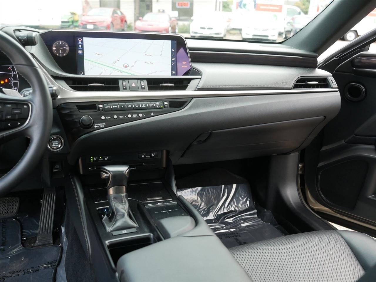 Lexus ES 350  2019