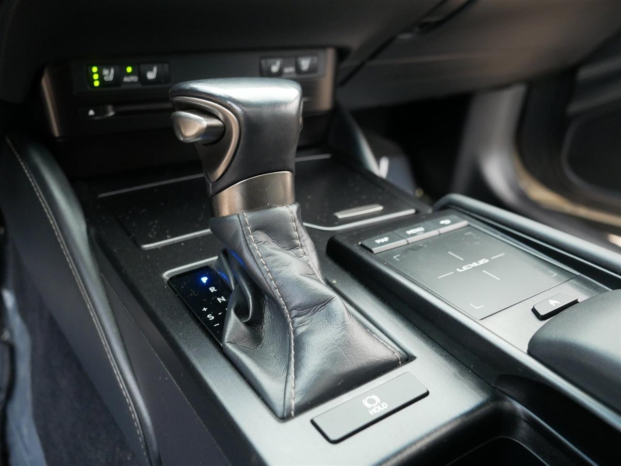 Lexus ES 350  2019