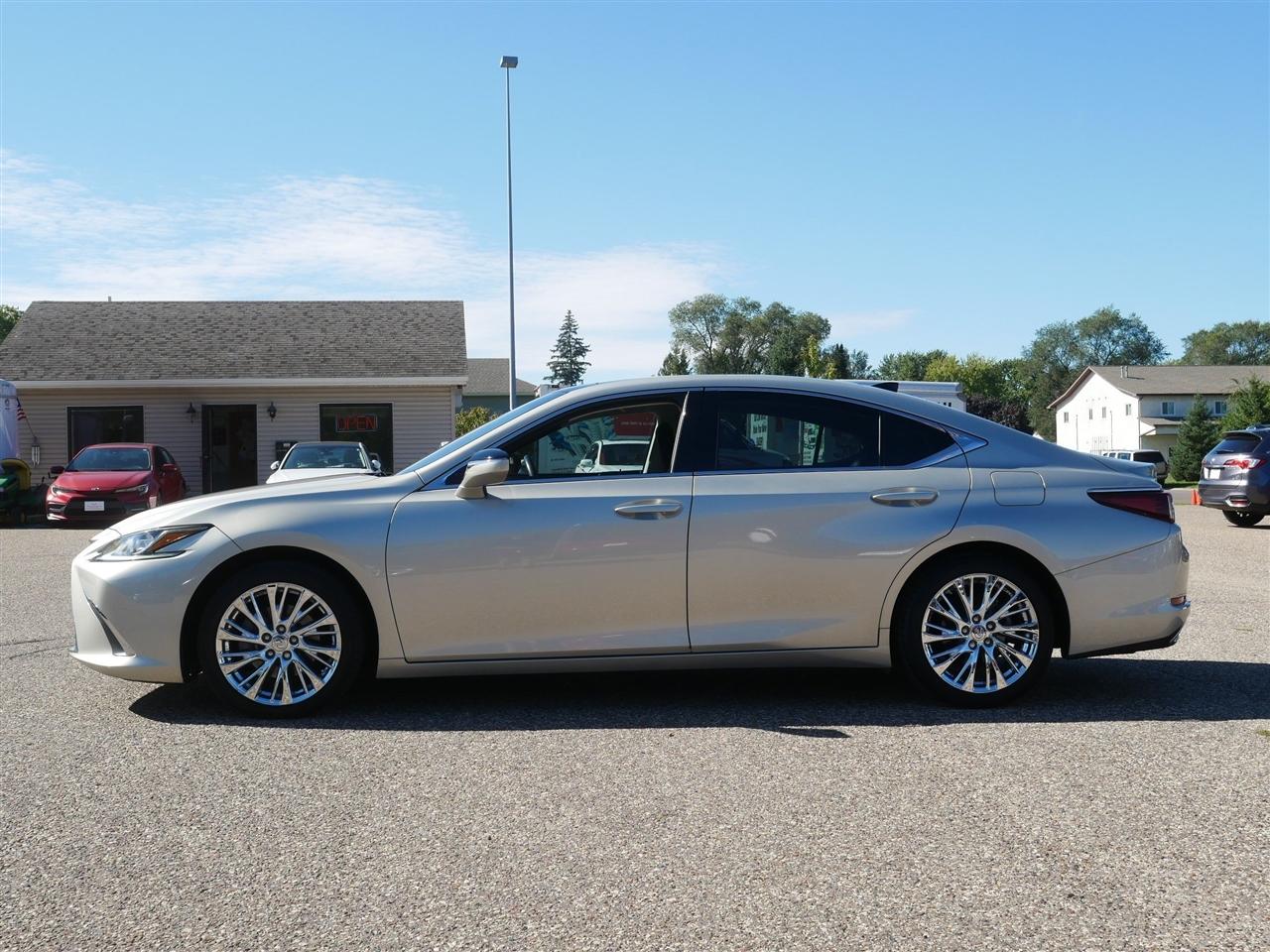 Lexus ES 350  2019