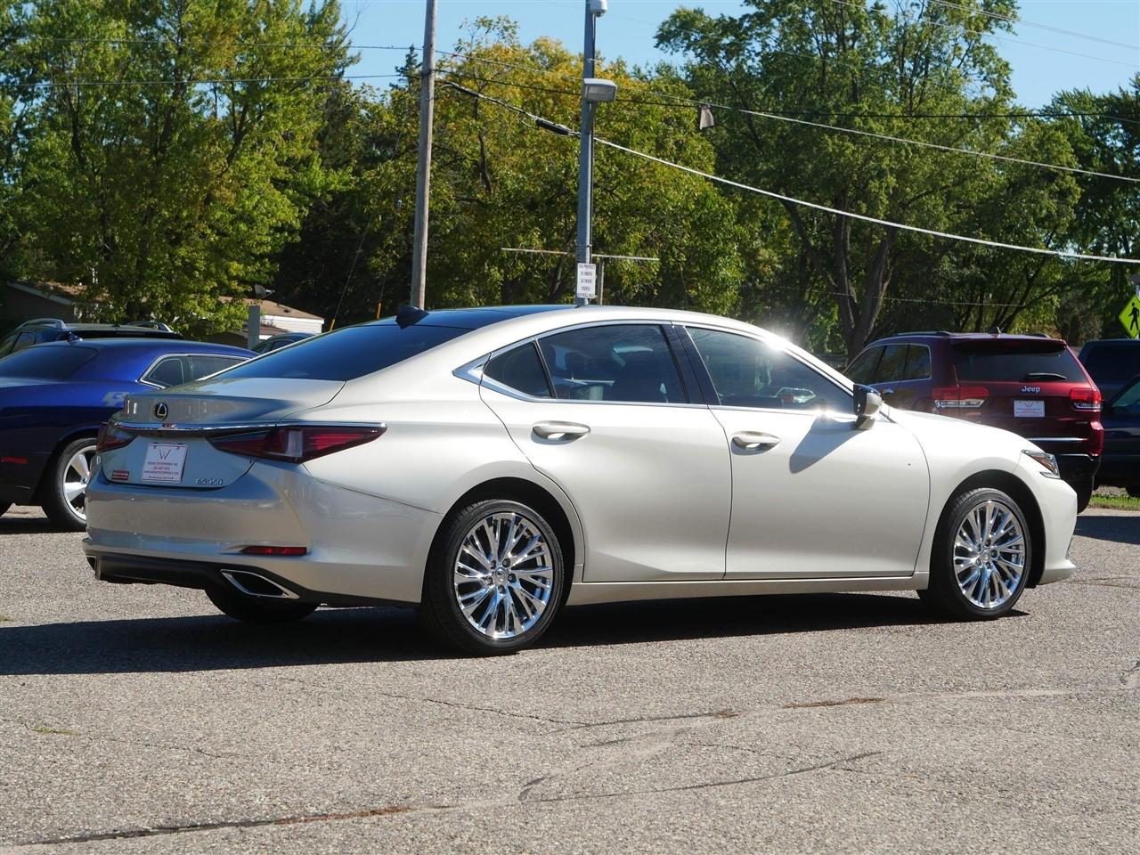 Lexus ES 350  2019
