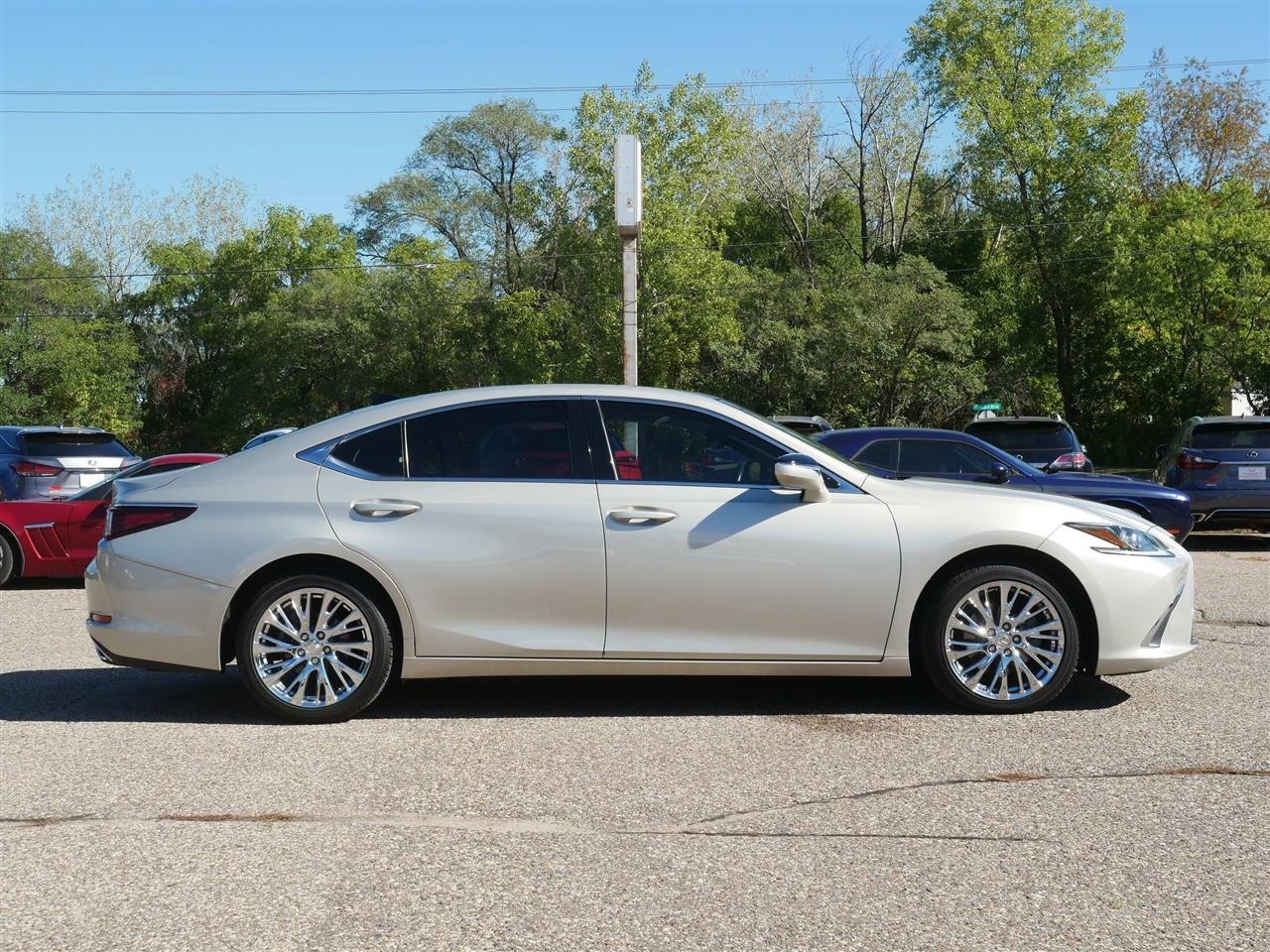 Lexus ES 350  2019