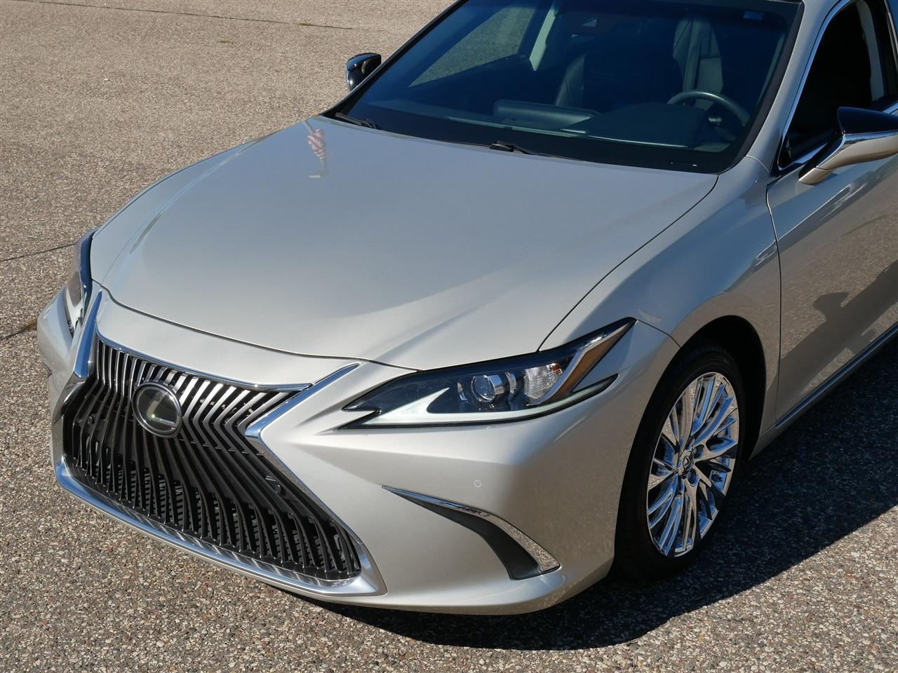 Lexus ES 350  2019