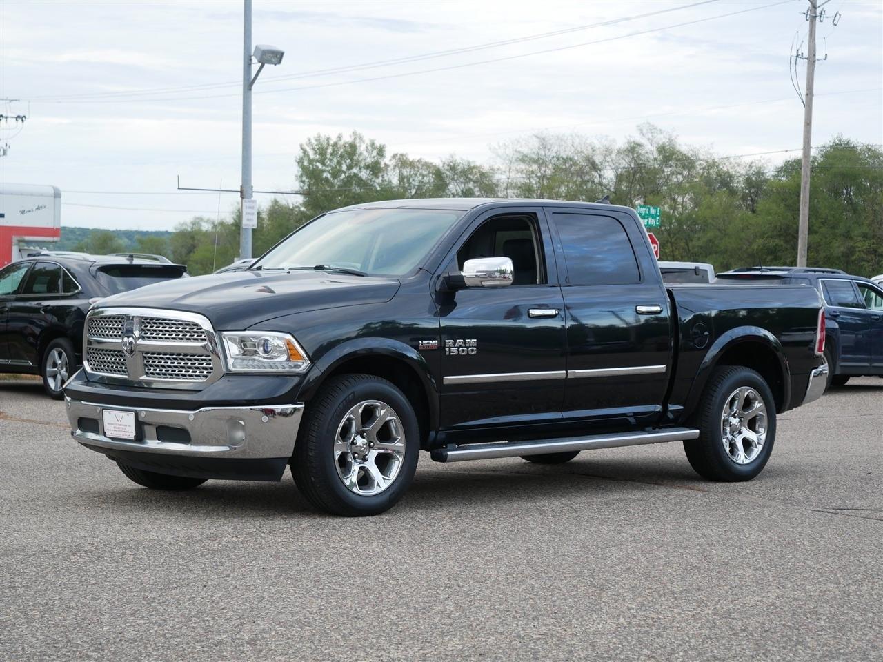 RAM 1500 Laramie Crew Cab SWB 4WD 2017