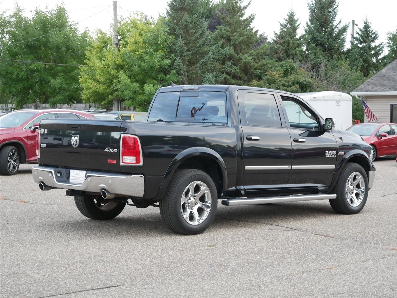 RAM 1500 Laramie Crew Cab SWB 4WD 2017