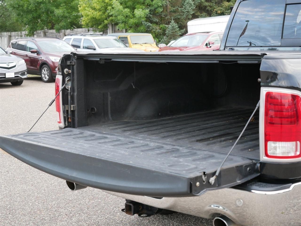 RAM 1500 Laramie Crew Cab SWB 4WD 2017