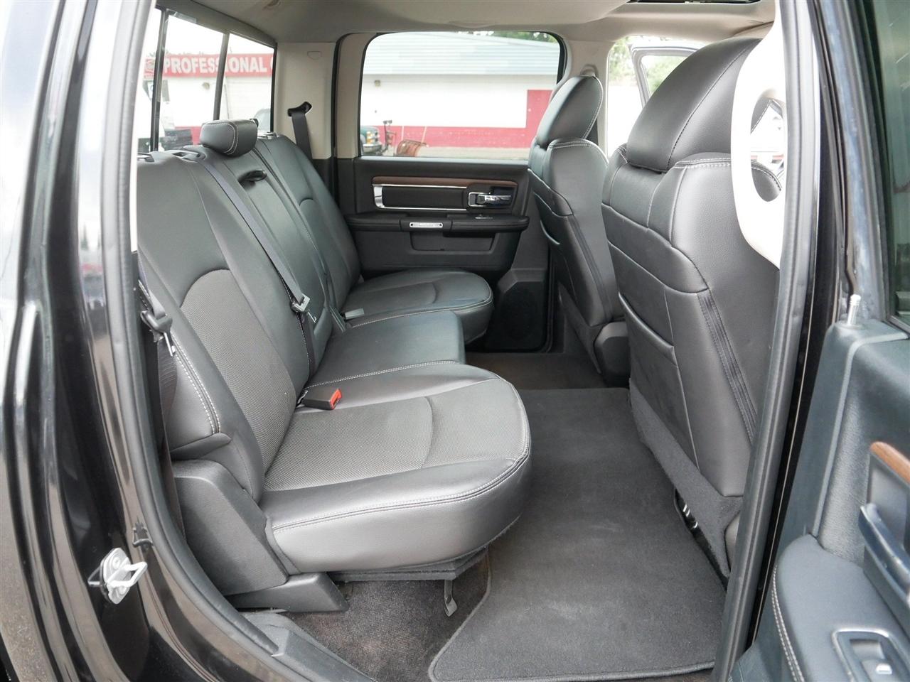 RAM 1500 Laramie Crew Cab SWB 4WD 2017