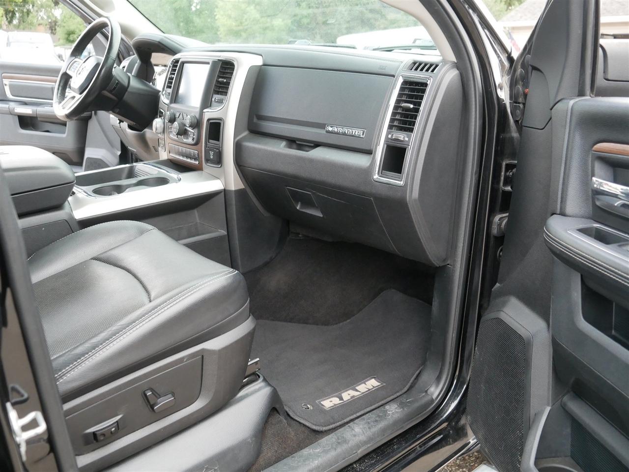 RAM 1500 Laramie Crew Cab SWB 4WD 2017