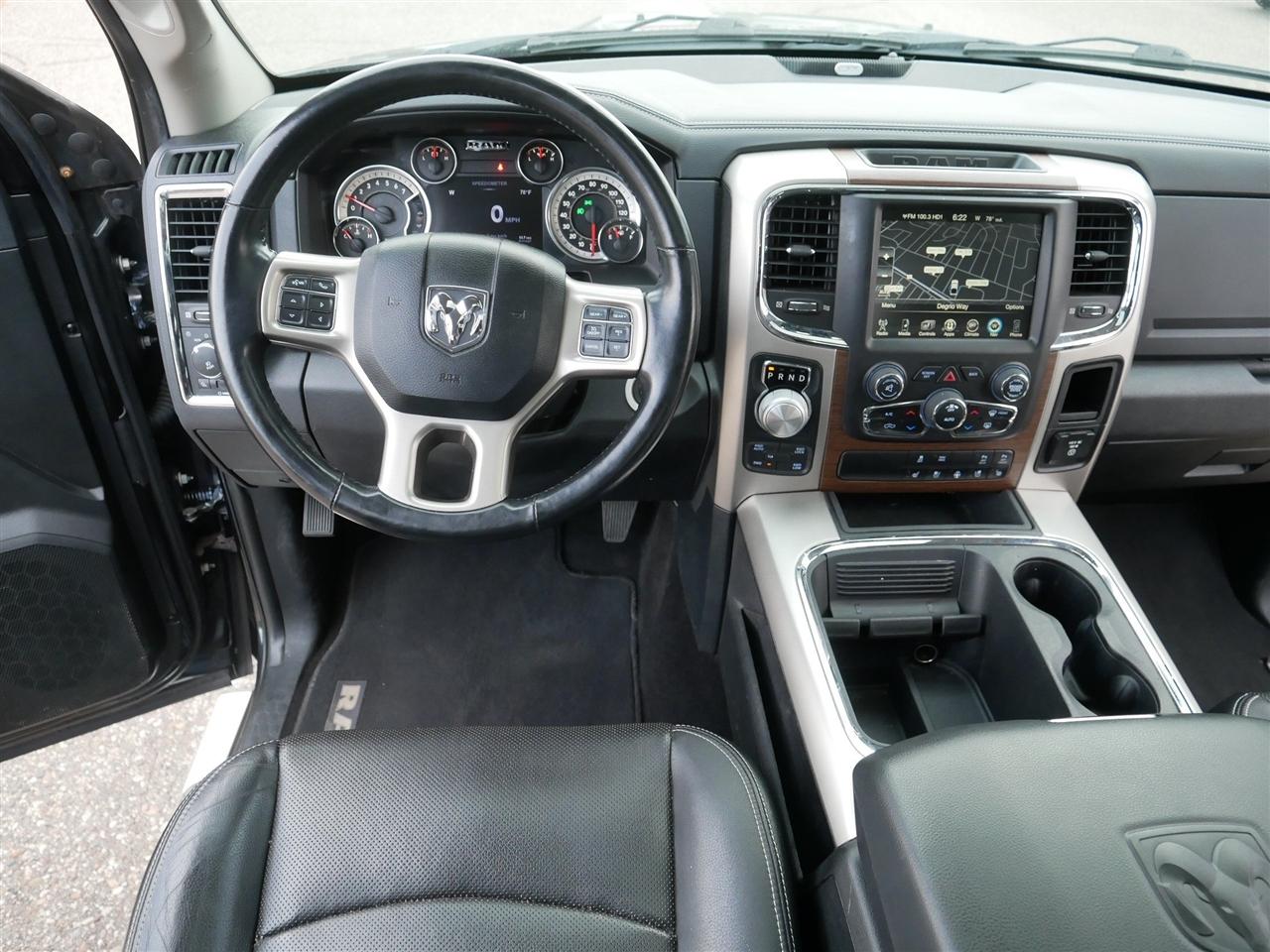 RAM 1500 Laramie Crew Cab SWB 4WD 2017