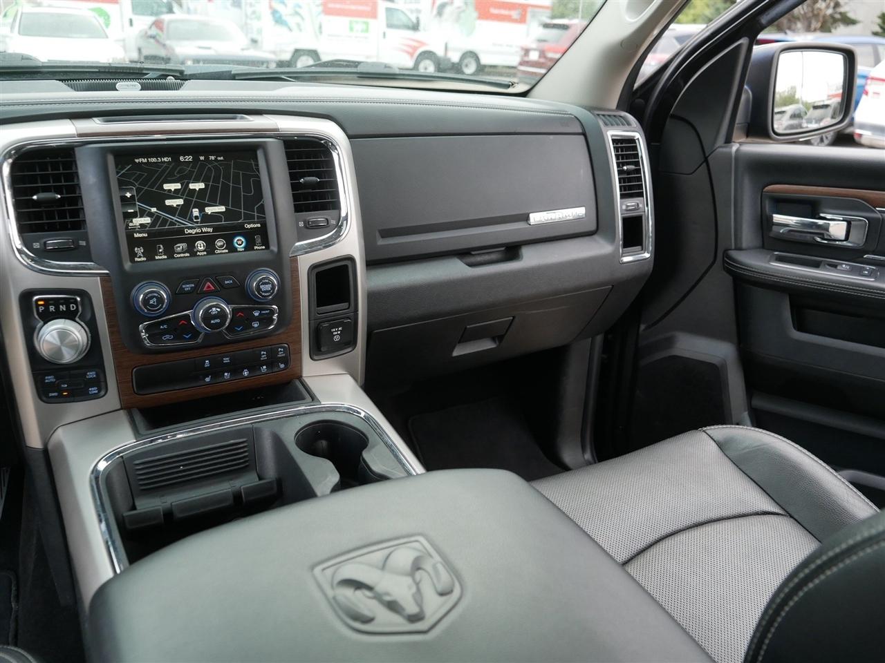 RAM 1500 Laramie Crew Cab SWB 4WD 2017