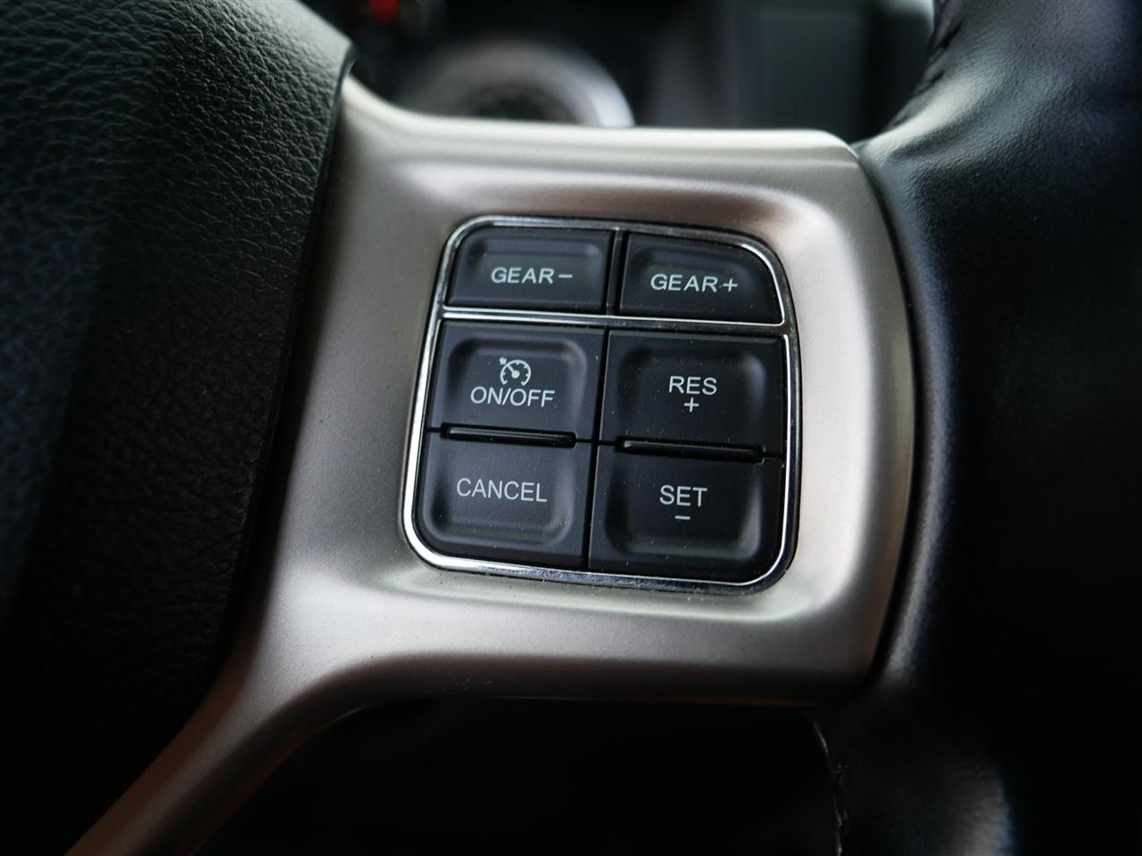 RAM 1500 Laramie Crew Cab SWB 4WD 2017