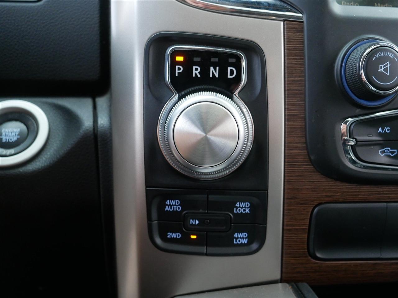 RAM 1500 Laramie Crew Cab SWB 4WD 2017