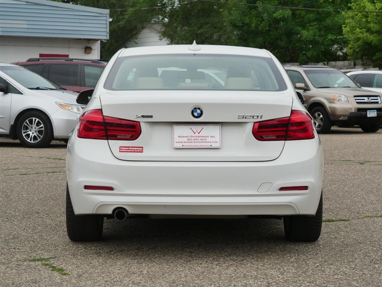 BMW 3-Series 320i xDrive Sedan 2017