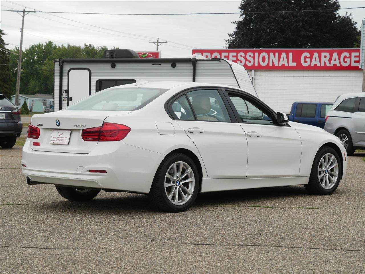 BMW 3-Series 320i xDrive Sedan 2017