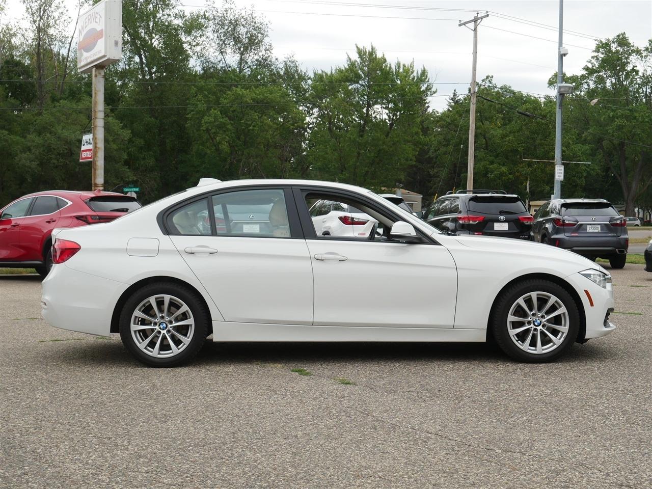 BMW 3-Series 320i xDrive Sedan 2017