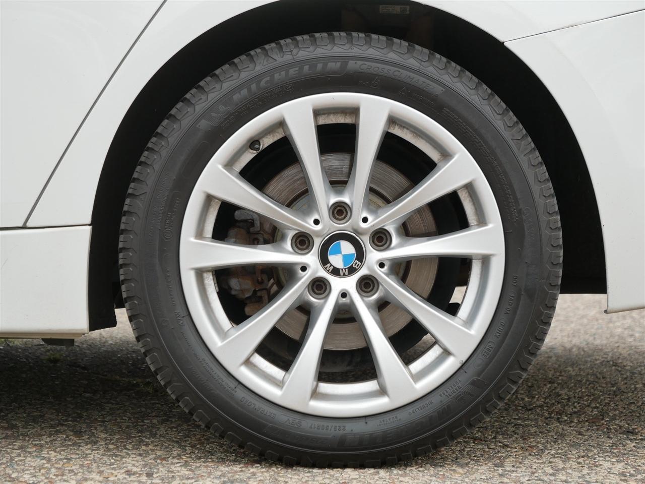 BMW 3-Series 320i xDrive Sedan 2017