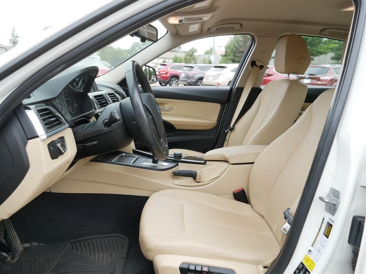 BMW 3-Series 320i xDrive Sedan 2017