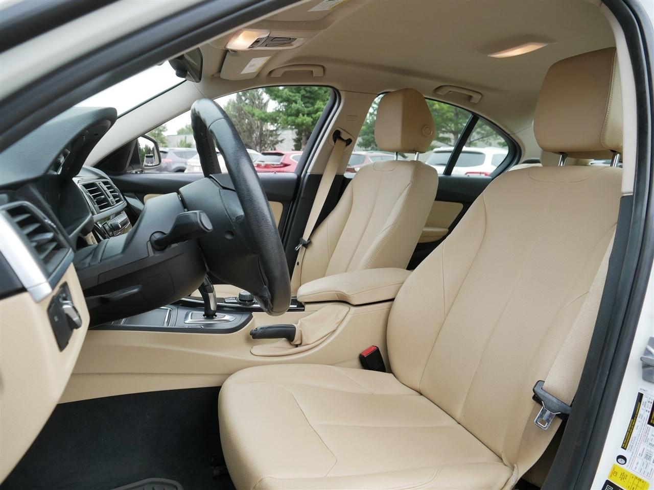 BMW 3-Series 320i xDrive Sedan 2017