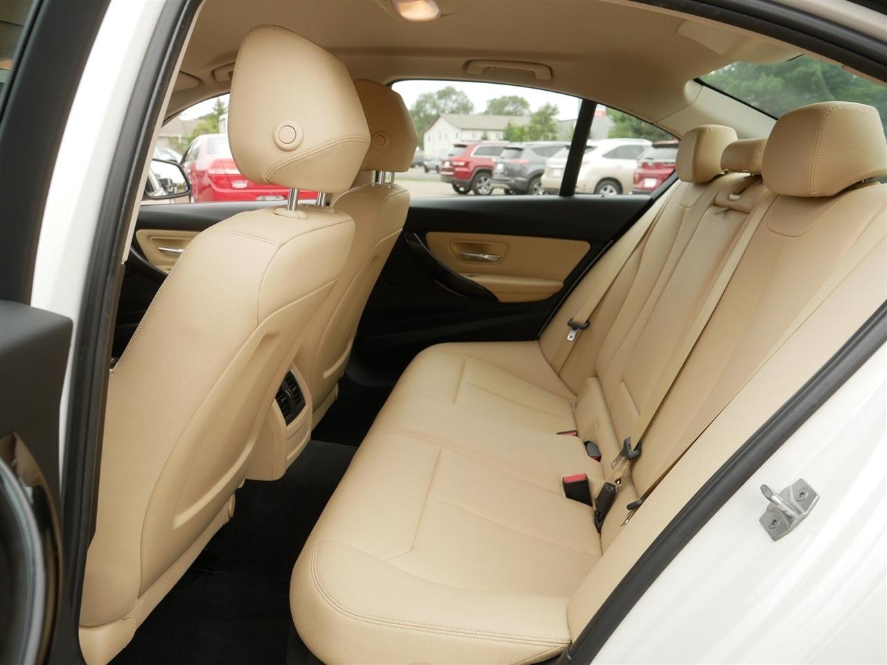 BMW 3-Series 320i xDrive Sedan 2017