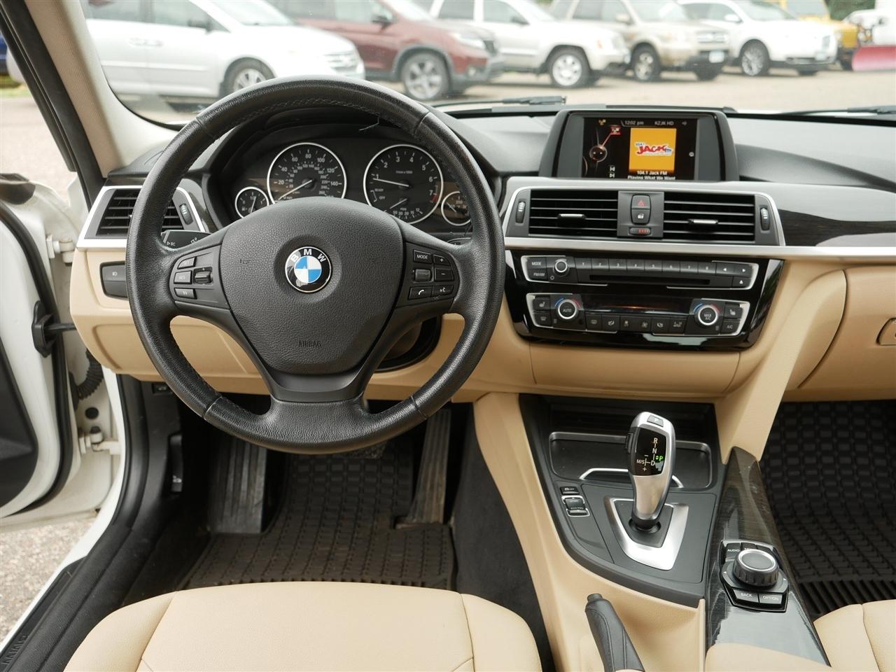 BMW 3-Series 320i xDrive Sedan 2017