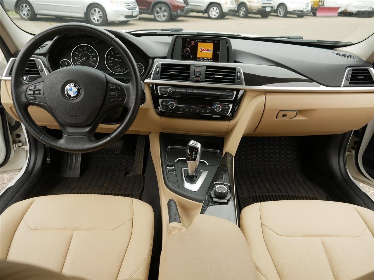 BMW 3-Series 320i xDrive Sedan 2017